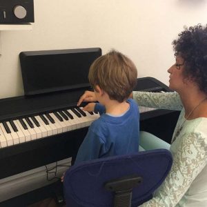 Individualni casovi klavira i pevanja – 003 Individualni casovi klavira i pevanja - 003