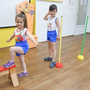 ŠKOLICA SPORTA I KOREKTIVNE GIMNASTIKE (17) ŠKOLICA SPORTA I KOREKTIVNE GIMNASTIKE (17)