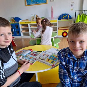 Grupni časovi engleskog jezika – HAPPY KIDS (5) Grupni časovi engleskog jezika - HAPPY KIDS (5)