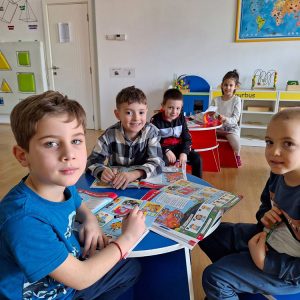 Grupni časovi engleskog jezika – HAPPY KIDS (6) Grupni časovi engleskog jezika - HAPPY KIDS (6)