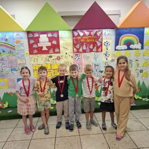 ROĐENDANSKE IGRE BEZ GRANICA HK1 (120)