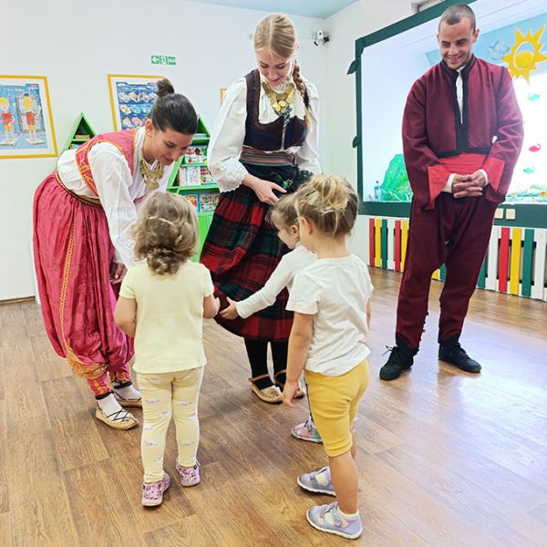 ŠKOLICA FOLKLORA HK4 (1)