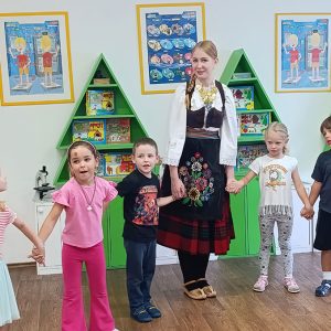 ŠKOLICA FOLKLORA HK4 (22)