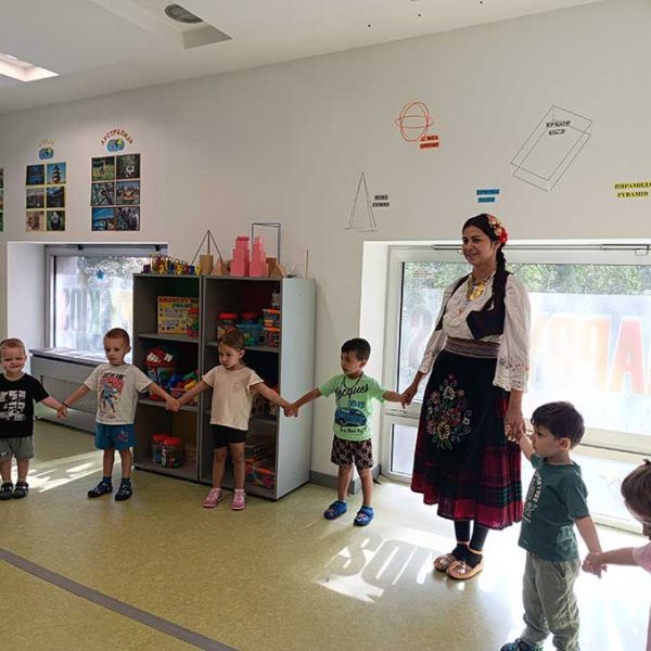 ŠKOLICA FOLKLORA HK6 (1)