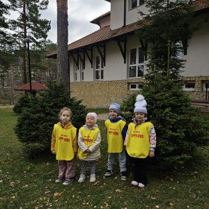 KRALJEVSKI KORACI KROZ ĆAROBNU ŠUMU (58)