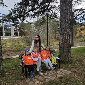 KRALJEVSKI KORACI KROZ ĆAROBNU ŠUMU (66)