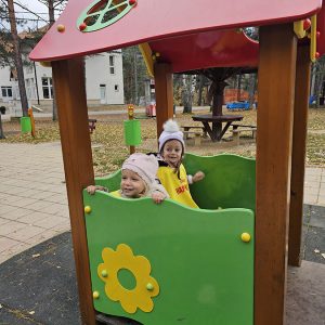 PRINČEVI I PRINCEZE U ČAROBNOJ IGRI (102)