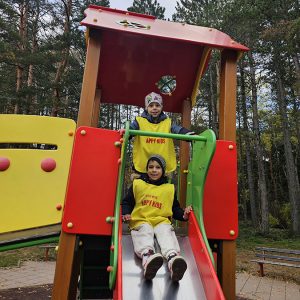 PRINČEVI I PRINCEZE U ČAROBNOJ IGRI (107)