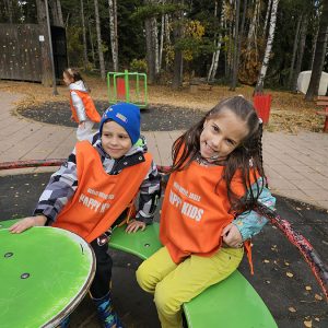 PRINČEVI I PRINCEZE U ČAROBNOJ IGRI (11)