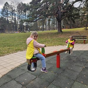 PRINČEVI I PRINCEZE U ČAROBNOJ IGRI (129)