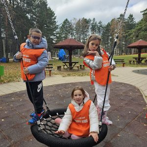 PRINČEVI I PRINCEZE U ČAROBNOJ IGRI (15)