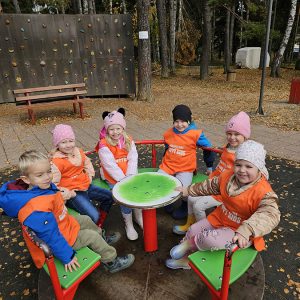 PRINČEVI I PRINCEZE U ČAROBNOJ IGRI (16)