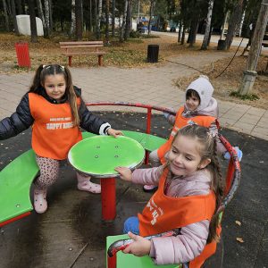 PRINČEVI I PRINCEZE U ČAROBNOJ IGRI (23)