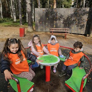 PRINČEVI I PRINCEZE U ČAROBNOJ IGRI (4)