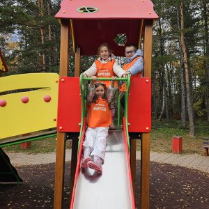 PRINČEVI I PRINCEZE U ČAROBNOJ IGRI (42)