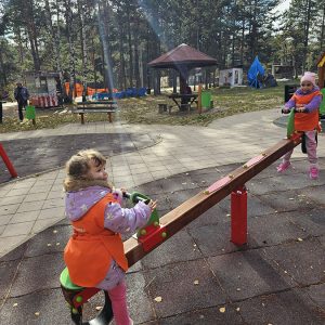 PRINČEVI I PRINCEZE U ČAROBNOJ IGRI (56)