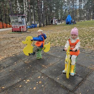 PRINČEVI I PRINCEZE U ČAROBNOJ IGRI (59)