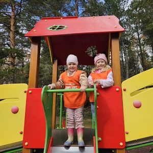 PRINČEVI I PRINCEZE U ČAROBNOJ IGRI (7)