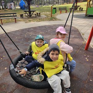 PRINČEVI I PRINCEZE U ČAROBNOJ IGRI (70)