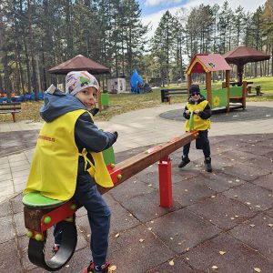 PRINČEVI I PRINCEZE U ČAROBNOJ IGRI (71)