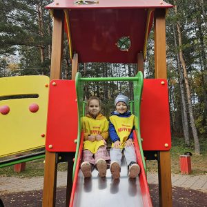 PRINČEVI I PRINCEZE U ČAROBNOJ IGRI (73)