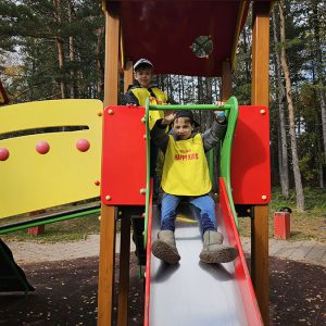 PRINČEVI I PRINCEZE U ČAROBNOJ IGRI (79)