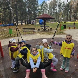 PRINČEVI I PRINCEZE U ČAROBNOJ IGRI (83)