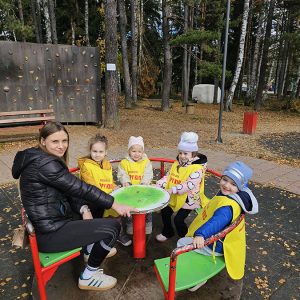 PRINČEVI I PRINCEZE U ČAROBNOJ IGRI (84)