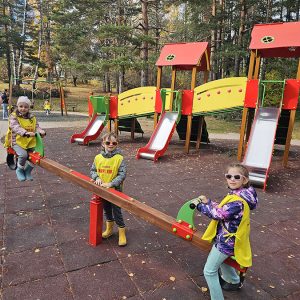 PRINČEVI I PRINCEZE U ČAROBNOJ IGRI (89)