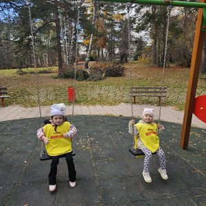 PRINČEVI I PRINCEZE U ČAROBNOJ IGRI (93)