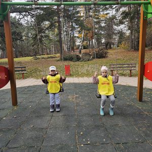 PRINČEVI I PRINCEZE U ČAROBNOJ IGRI (98)