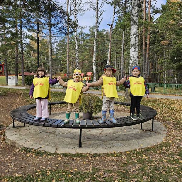 ŠAROLIKA MAGIJA DETINJSTVA (1)