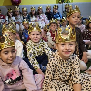 ŠEKSPIROVA KOMEDIJA POD KRUNOM (3)