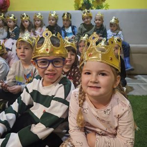 ŠEKSPIROVA KOMEDIJA POD KRUNOM (4)