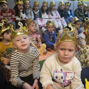 ŠEKSPIROVA KOMEDIJA POD KRUNOM (8)