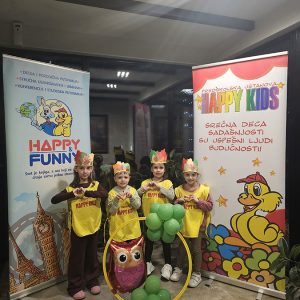 SVEČANO KRUNISANJE MALIH VLADARA UZ TOPLU ČAJANKU (2)