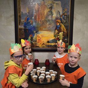 SVEČANO KRUNISANJE MALIH VLADARA UZ TOPLU ČAJANKU (37)