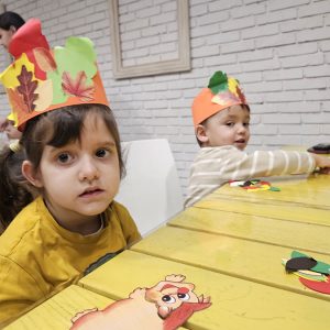 ZLATNE RUKE MALIIH VLADARA (11)