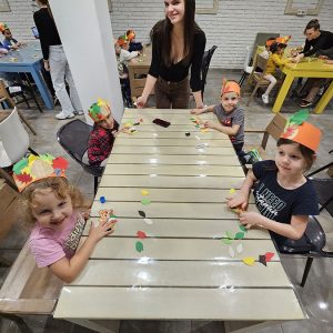 ZLATNE RUKE MALIIH VLADARA (14)