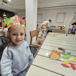 ZLATNE RUKE MALIIH VLADARA (16)