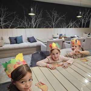 ZLATNE RUKE MALIIH VLADARA (2)