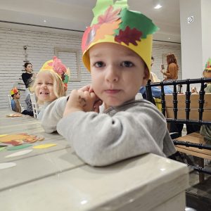 ZLATNE RUKE MALIIH VLADARA (21)