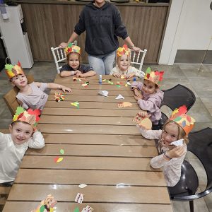 ZLATNE RUKE MALIIH VLADARA (22)