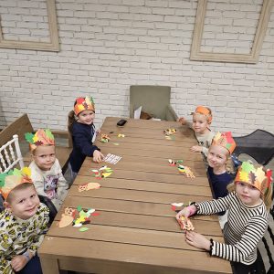 ZLATNE RUKE MALIIH VLADARA (26)