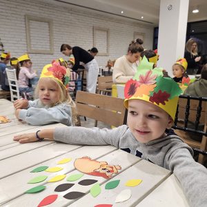 ZLATNE RUKE MALIIH VLADARA (3)