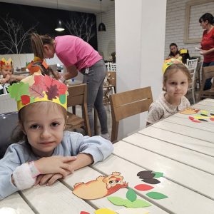 ZLATNE RUKE MALIIH VLADARA (4)