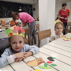 ZLATNE RUKE MALIIH VLADARA (5)