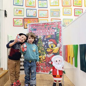 DEDA MRAZOV SVEČANI BAL HK4 (46)