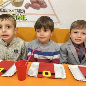 DEDA MRAZOV SVEČANI BAL HK6 (11)