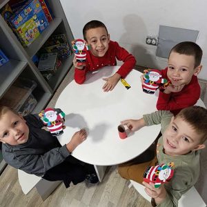 DEDA MRAZOV SVEČANI BAL HK7 (70)